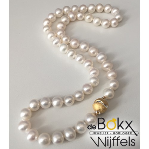 Parelketting zoetwater met een vergulde zilveren magneet sluiting - 56517 Parelketting zoetwater met een vergulde zilveren magneet sluiting - 56517