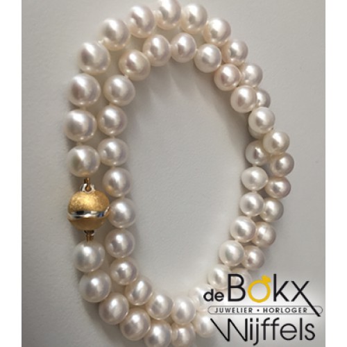 Parelketting zoetwater met een vergulde zilveren magneet sluiting - 56517 Parelketting zoetwater met een vergulde zilveren magneet sluiting - 56517