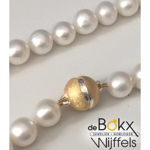 Parelketting zoetwater met een vergulde zilveren magneet sluiting - 56517 Parelketting zoetwater met een vergulde zilveren magneet sluiting - 56517