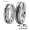 Titanium trouwring met carbon en 3 diamanten 52553 - 56225 Titanium trouwring met carbon en 3 diamanten 52553 - 56225