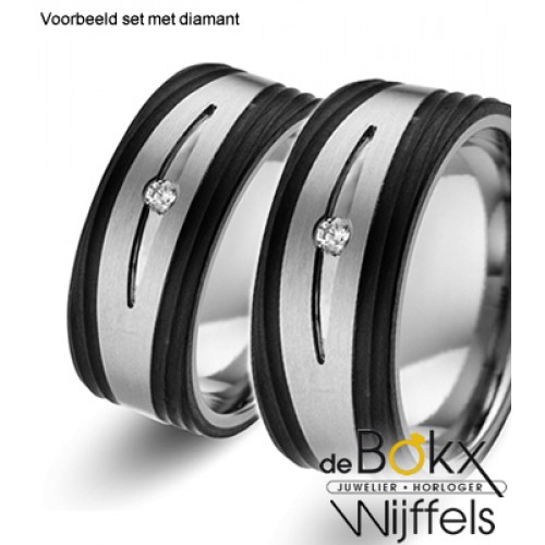 verfijnde en breede Titanium ring met carbon en diamant 57015 - 56207 verfijnde en breede Titanium ring met carbon en diamant 57015 - 56207