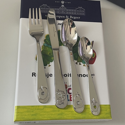 rupsje nooit genoeg kinderbestek van Kempen en Begeer 4-delig - 50646 rupsje nooit genoeg kinderbestek van Kempen en Begeer 4-delig - 50646