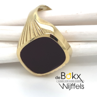 gouden zegelring maat 60/19 met een bruine carneool - 51459