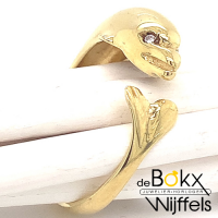 Gouden dolfijn ring met zirkonia steentjes als oogjes maat 53 - 51516 Gouden dolfijn ring met zirkonia steentjes als oogjes maat 53 - 51516