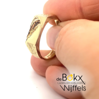 Bijzondere gouden ring met robuuste bewerking maat 58 - 51601 Bijzondere gouden ring met robuuste bewerking maat 58 - 51601