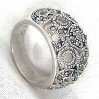 bolle zilveren ring met cirkels en marquesiet steentjes maat 52 - 51821