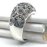 bolle zilveren ring met cirkels en marquesiet steentjes maat 52 - 51821