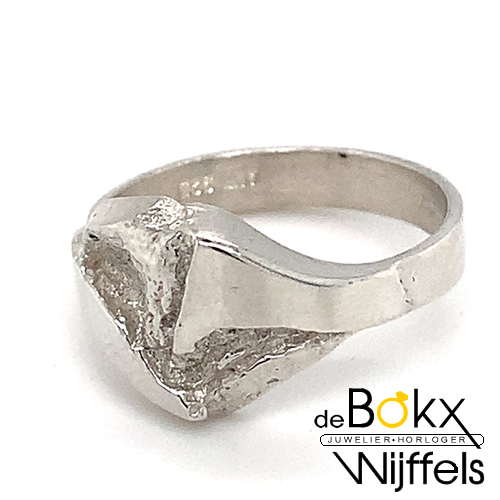 zilveren ring met robuste uitstraling maat 55 - 51928