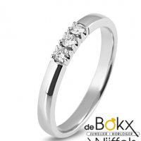 Memoire ring met 3 diamant in witgoud maat 53 - 52542