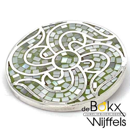 Zilveren ronde hanger met ingelegt parermoer mozaik met groene ondergrond - 52646