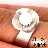 Parel ring van bastian inverun in zilver maat 56 - 54353 Parel ring van bastian inverun in zilver maat 56 - 54353