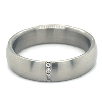 Stalen ring met 4 diamanten in maat 55 - 53300 Stalen ring met 4 diamanten in maat 55 - 53300