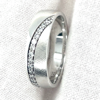 gescratsche bandring in zilver gerhodineerd met zirkonia maat 56 - 53578