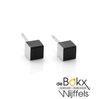 Clic by suzanne oorstekers zwart mini kubus O28Z - 54669 Clic by suzanne oorstekers zwart mini kubus O28Z - 54669