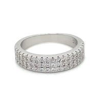 kleine ring in zilver gerhodineerd met veel zirkkonia steentjes maat 50 - 55129