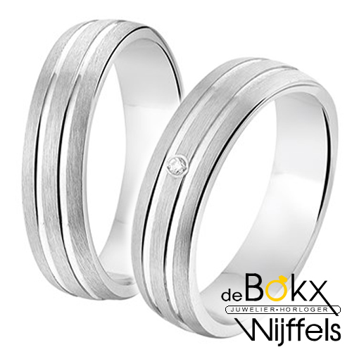 Amorio ring zilver A304 met lijnen en diamant - 55452
