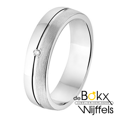Amorio Trouwring zilver A302 met diamant - 55459 Amorio Trouwring zilver A302 met diamant - 55459
