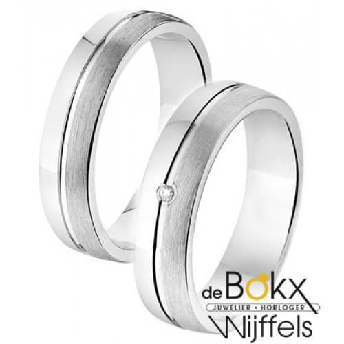Amorio Trouwring zilver A302 met diamant - 55459 Amorio Trouwring zilver A302 met diamant - 55459
