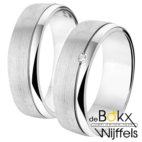 Amorio Trouwring zilver A310 met diamant - 55463 Amorio Trouwring zilver A310 met diamant - 55463