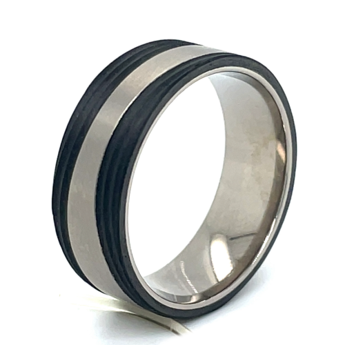 Breede titanium ring met zwarte carbon maat 63 - 56208 Breede titanium ring met zwarte carbon maat 63 - 56208
