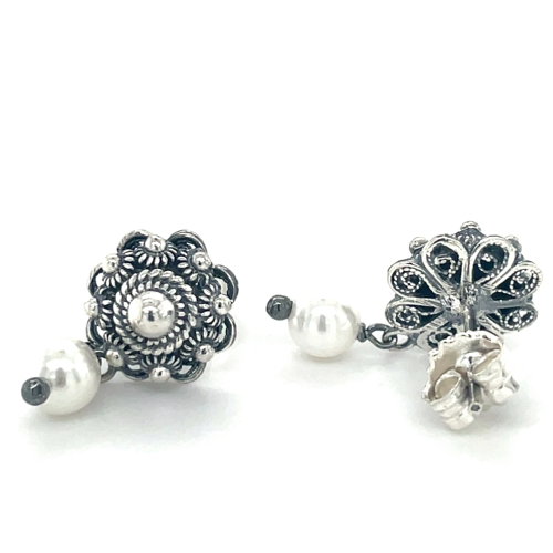 Echte zeeuwse Oorstekers met zeeuwseknoop 8mm in zilver met parel eronder - 57435