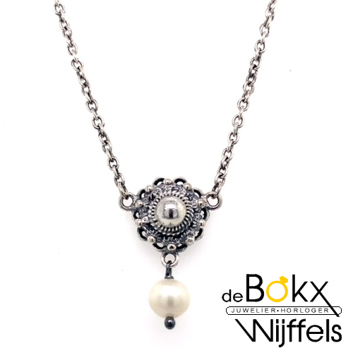 Zeeuwse knoop ketting met hanger de dutch button is 12mm zilver met parel - 57466 Zeeuwse knoop ketting met hanger de dutch button is 12mm zilver met parel - 57466