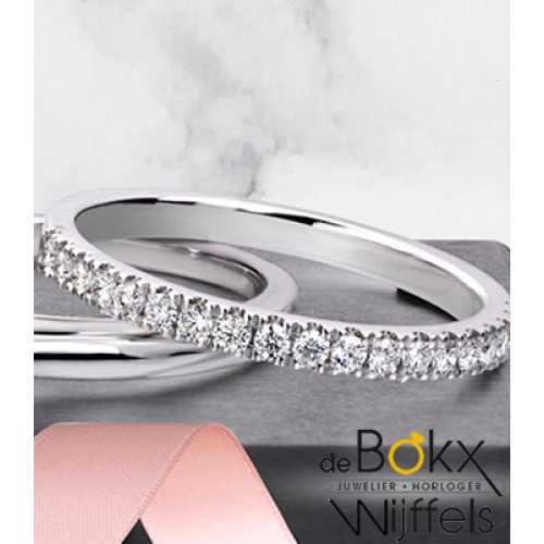 Witgouden memoire ring met 0.26crt diamant maat 54 - 56147 Witgouden memoire ring met 0.26crt diamant maat 54 - 56147