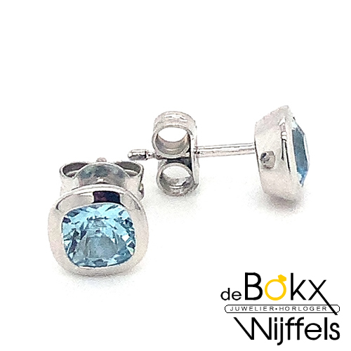 Witgoud oorknoppen met topaas - 55751 Witgoud oorknoppen met topaas - 55751