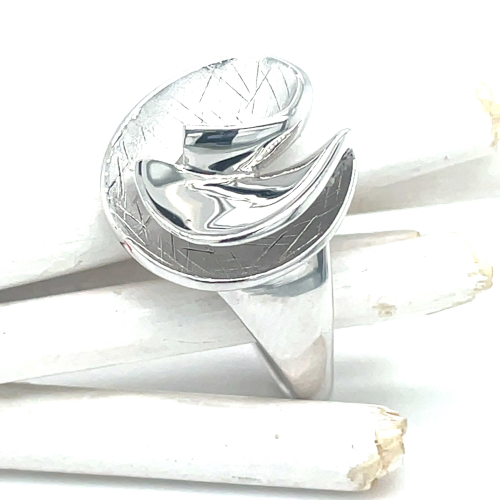 Gescratcht zilveren ring in maat 56 - 55897 Gescratcht zilveren ring in maat 56 - 55897