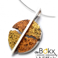 Sieraden Arior moon hanger in zilver met goud en brons pigmenten 1172228XPU - 56578 Sieraden Arior moon hanger in zilver met goud en brons pigmenten 1172228XPU - 56578