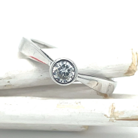 Zilver ring maat 56 met glimmende zirkonia steen 4mm - 55948