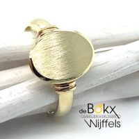 gouden graveerring massief mat gediamanteerd maat 55 - 56801 gouden graveerring massief mat gediamanteerd maat 55 - 56801