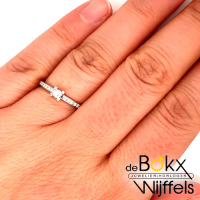 Solitairring met Zijstenen witgoud met diamant 0.25 crt - 58487 Solitairring met Zijstenen witgoud met diamant 0.25 crt - 58487