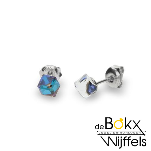 Cube oorknoppen van Spark met kristal bermuda blue - 58232 Cube oorknoppen van Spark met kristal bermuda blue - 58232
