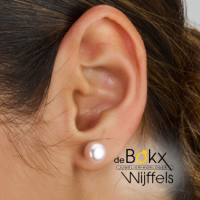 oorknoppen parel met zilver 7.5mm - 600244 oorknoppen parel met zilver 7.5mm - 600244
