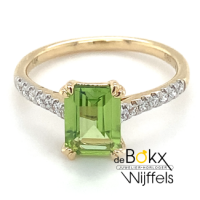 gouden ring met diamant en groene rechthoekige peridoot maat 55 - 600415 gouden ring met diamant en groene rechthoekige peridoot maat 55 - 600415