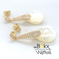 Zilver vergulde oorbellen met zirkonia Carezza en Mop parel - 600507 Zilver vergulde oorbellen met zirkonia Carezza en Mop parel - 600507