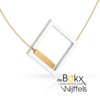 collier met vierkant en geel / goudkleurige balk clic by suzanne - 600818 collier met vierkant en geel / goudkleurige balk clic by suzanne - 600818