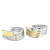 zilver en goudkleurige oorringen met een ruwe bewerking - 601009 zilver en goudkleurige oorringen met een ruwe bewerking - 601009