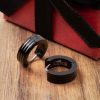 zwarte stalen ooringen met ribbels - 601075 zwarte stalen ooringen met ribbels - 601075