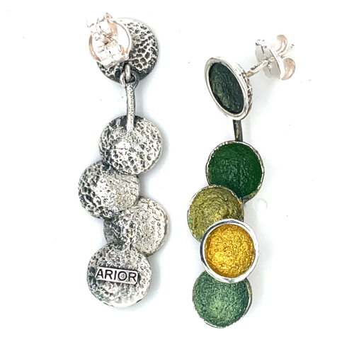 Arior oorknoppen singular groen met lange hangers - 601163 Arior oorknoppen singular groen met lange hangers - 601163