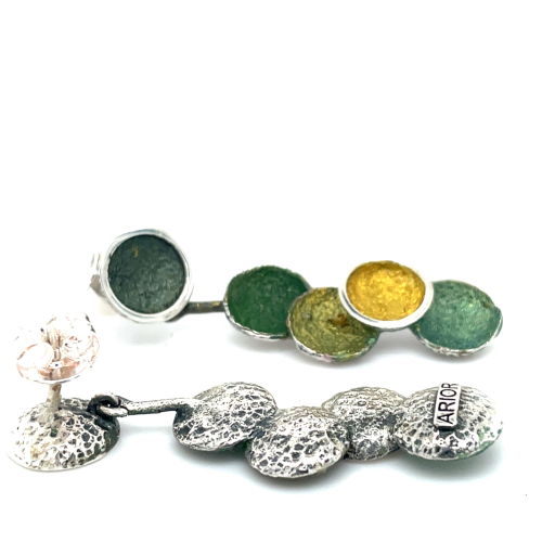 Arior oorknoppen singular groen met lange hangers - 601163 Arior oorknoppen singular groen met lange hangers - 601163