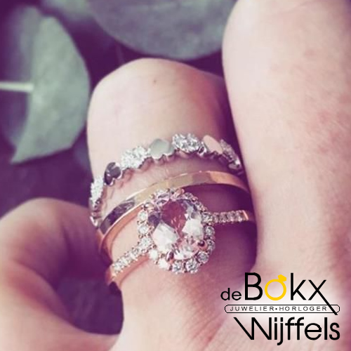roze gouden ring met diamant en Morganiet maat 54 - 58142 roze gouden ring met diamant en Morganiet maat 54 - 58142